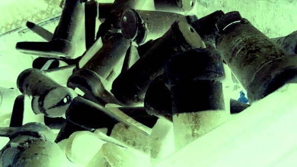 写真・金属の部品.jpg